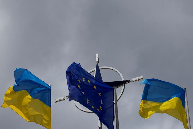 Sri Lanka halts free visas for long-staying Russian, Ukrainian nationals